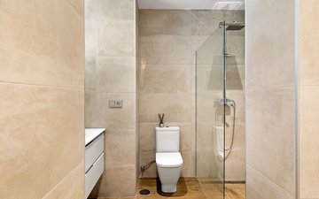 Property slide 32