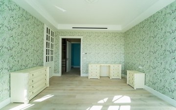 Property slide 32