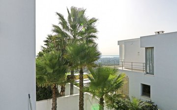 Property slide 18