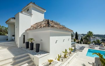 Property slide 18