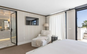 Property slide 22