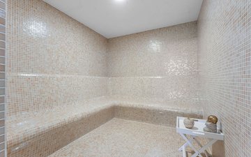 Property slide 32
