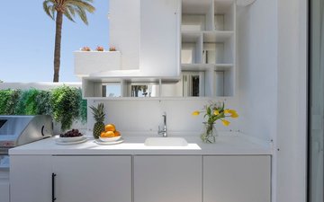 Property slide 32