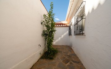 Property slide 16