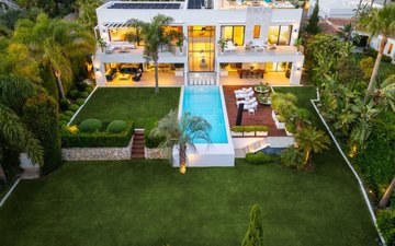 Property slide 32