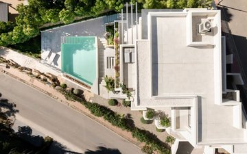 Property slide 32