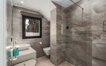 Property slide 32