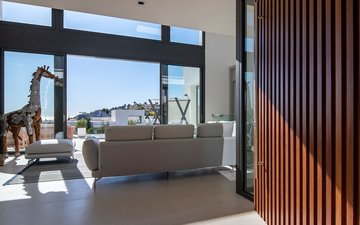Property slide 10