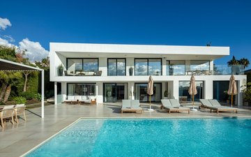 Property slide 18