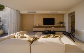 Property slide 14