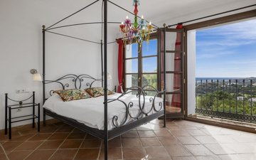 Property slide 16
