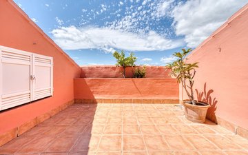 Property slide 21