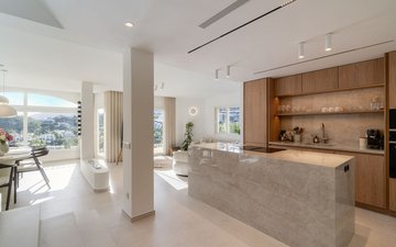 Property slide 32