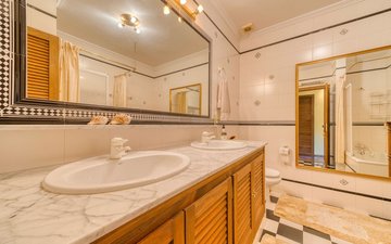 Property slide 24