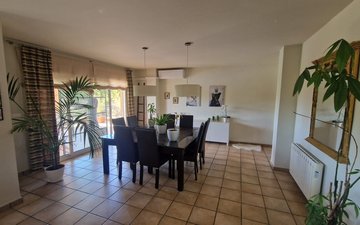 Property slide 19