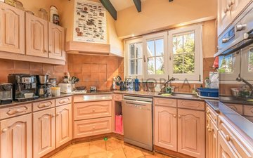 Property slide 19