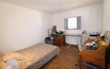 Property slide 14