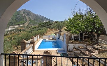 Property slide 10