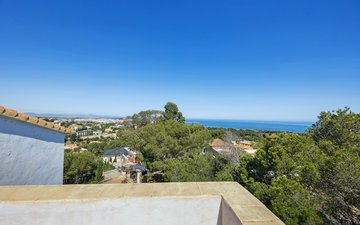 Property slide 10