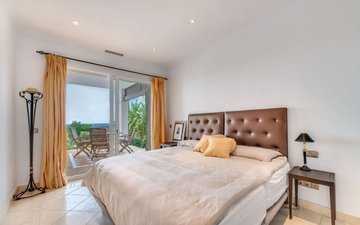 Property slide 25