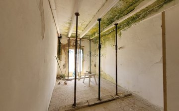 Property slide 14