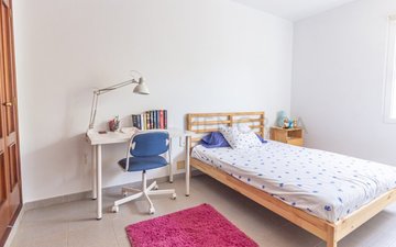 Property slide 21