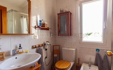 Property slide 25