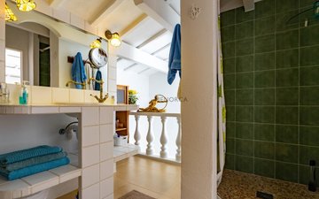 Property slide 25