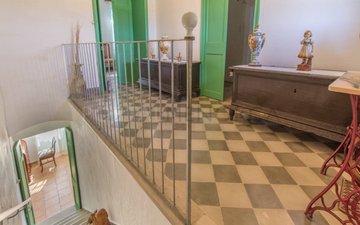 Property slide 32