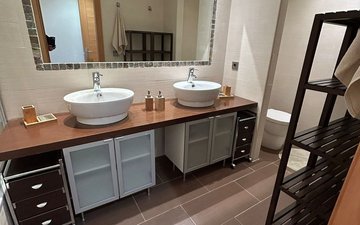 Property slide 32