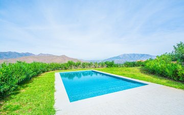Property slide 18