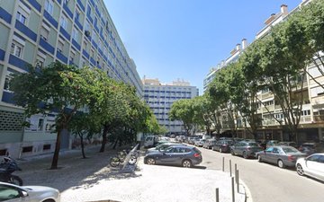 Property slide 32