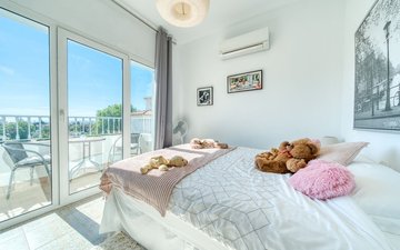 Property slide 20