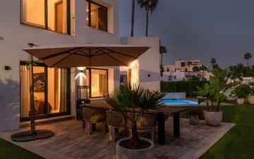 Property slide 44