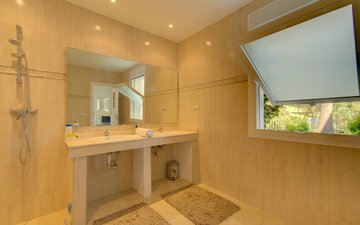 Property slide 21