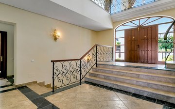 Property slide 32