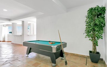 Property slide 48
