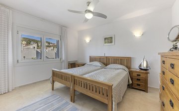 Property slide 10