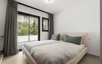 Property slide 21