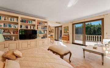 Property slide 17