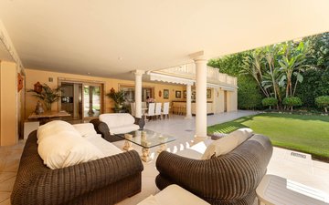 Property slide 32