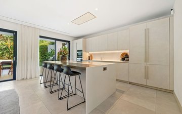 Property slide 44