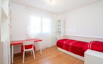 Property slide 32