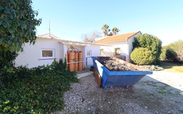 Property slide 50
