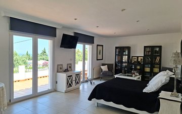 Property slide 28