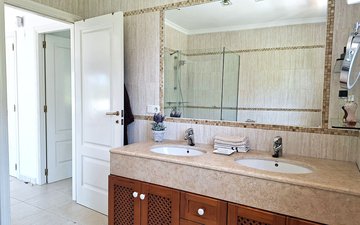 Property slide 32