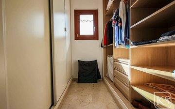 Property slide 32