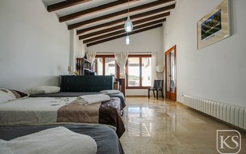 Property slide 40