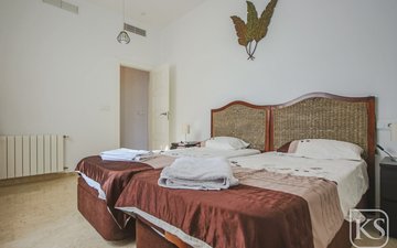 Property slide 35