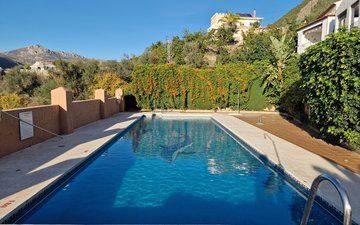 Property slide 32